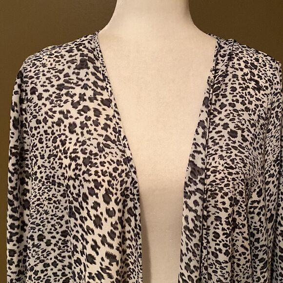 Black & White Leopard Print Kimono - Picture 2 of 8